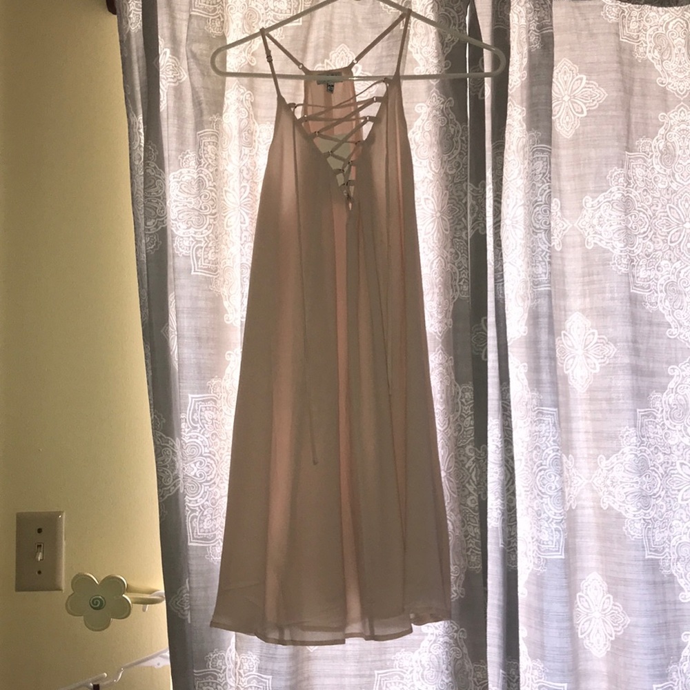 ‘Tobi’ creme short dress.